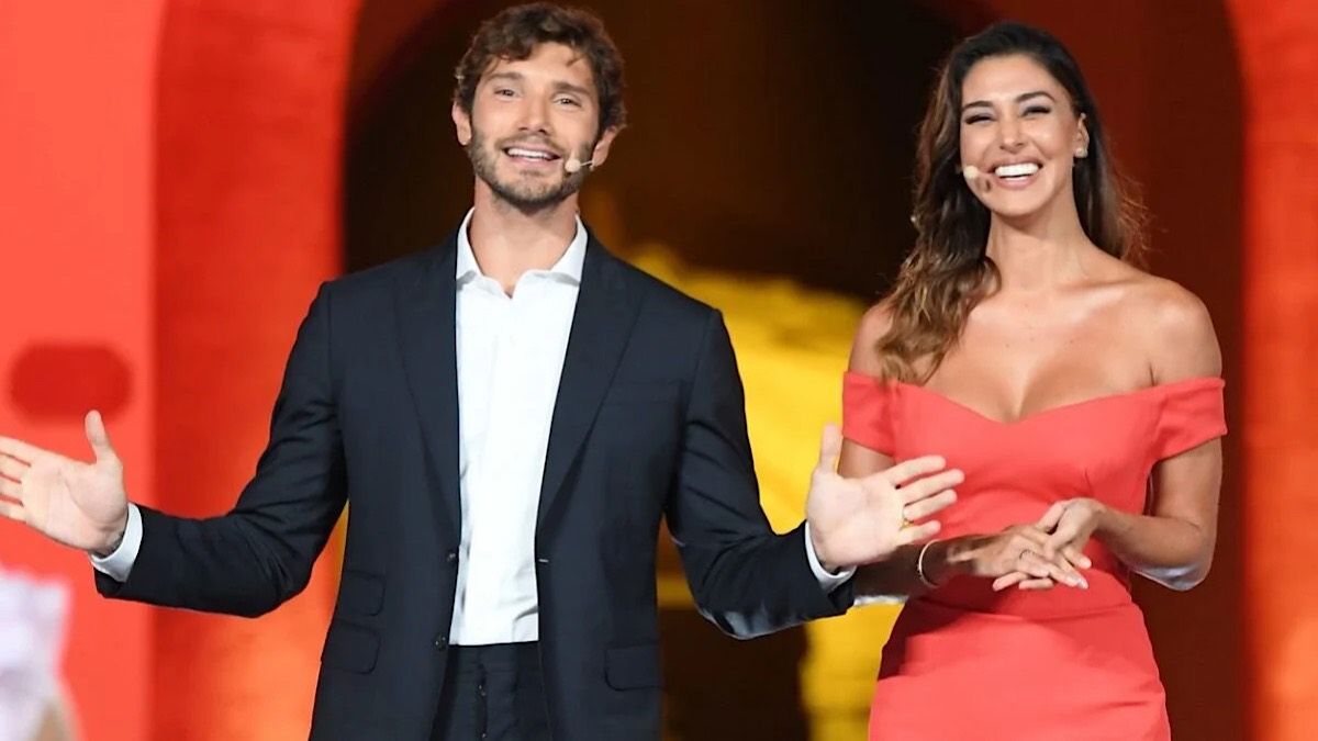 Belen Rodriguez, Ritorno Di Fiamma Con De Martino? Spunta Uno Speciale ...