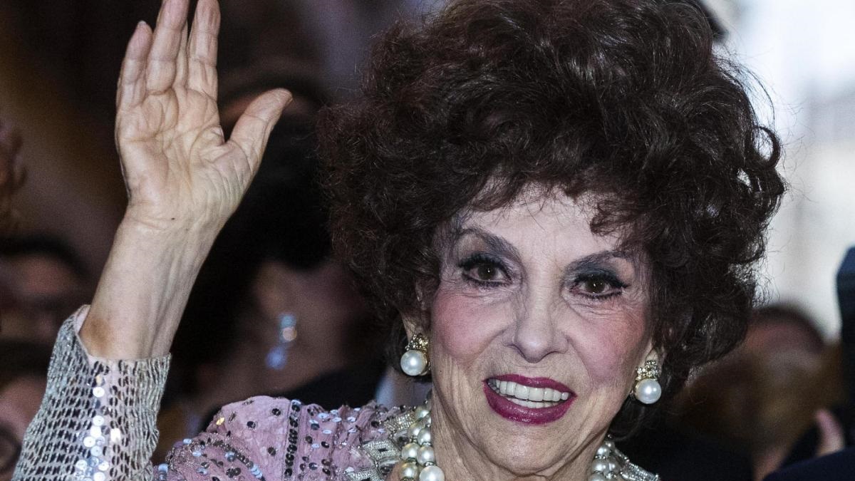 Morta Gina Lollobrigida, addio alla diva del cinema italiano: aveva 95 anni