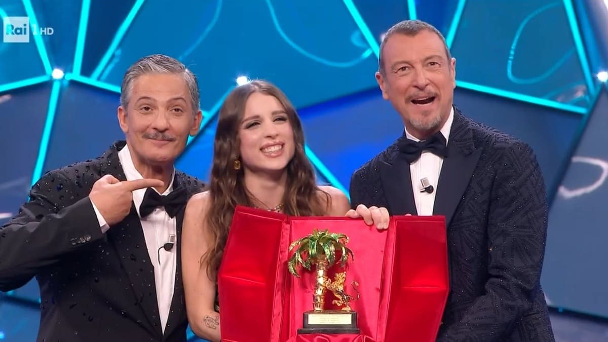 Sanremo 2024, vince Angelina Mango: il primo gesto dopo il trionfo
