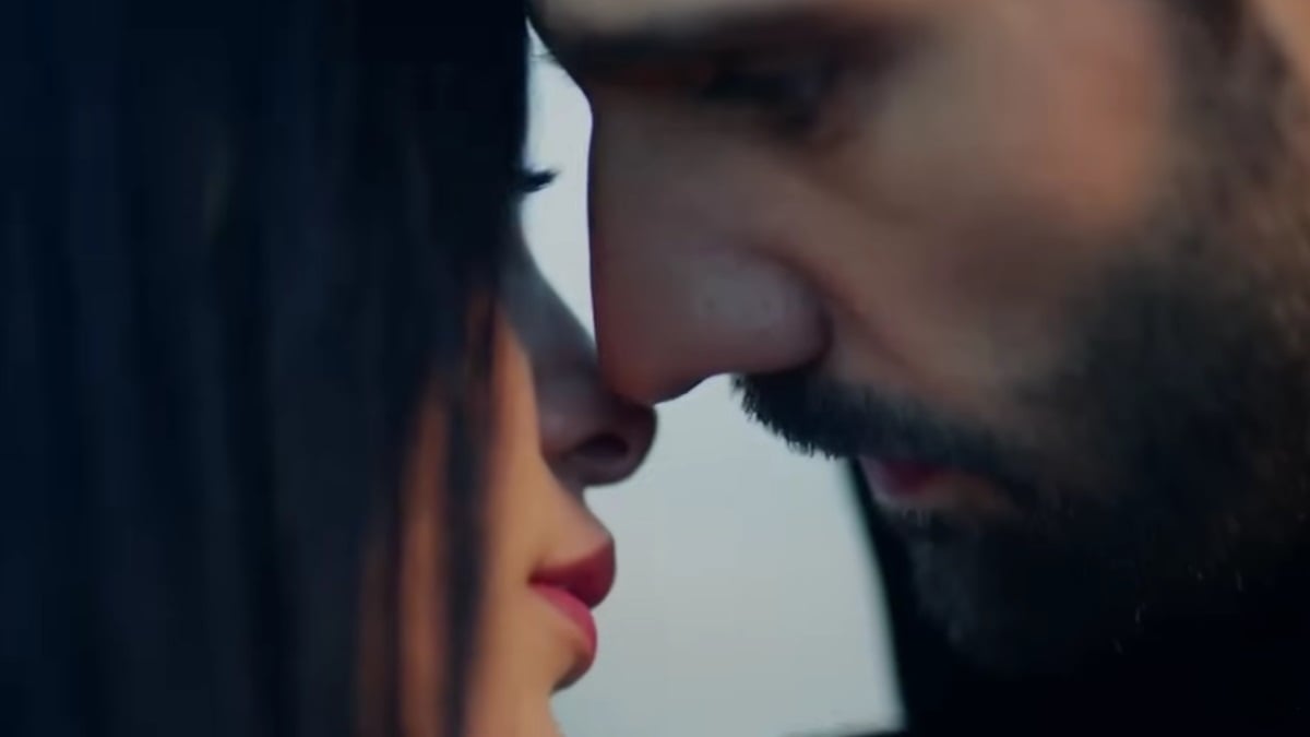Endless Love anticipazioni domani 27 aprile: scatta il bacio tra Emir e Zeynep