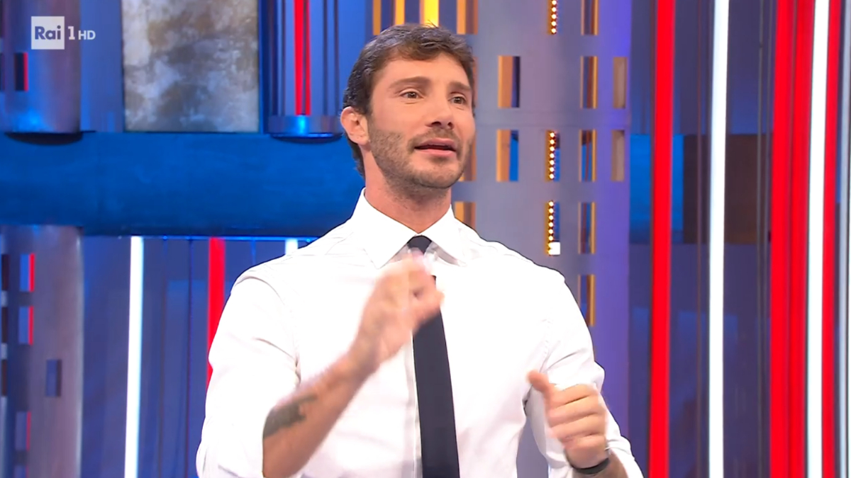 Affari Tuoi Non Va In Onda Stasera, Ma De Martino Ha Comunque Un Gran ...