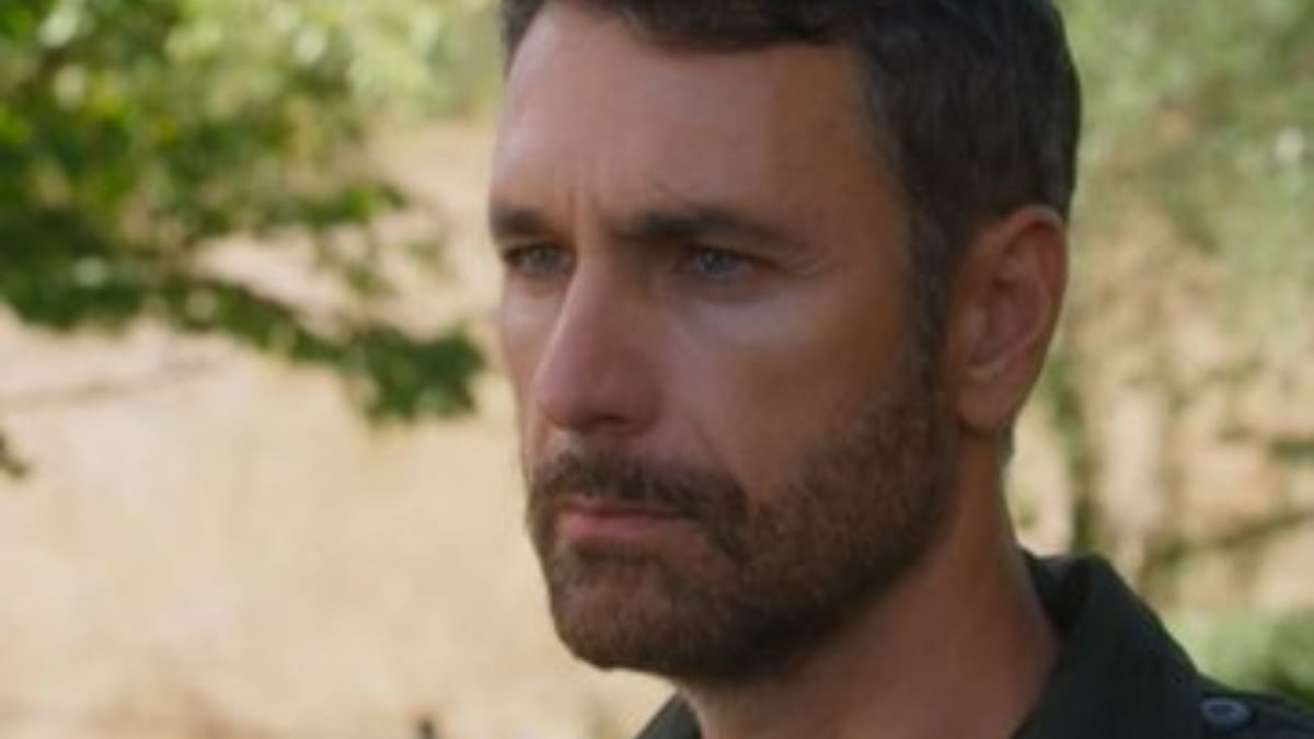 Raoul Bova difeso dopo gli attacchi: “Alla faccia del gossip, qui si nasconde un reato”